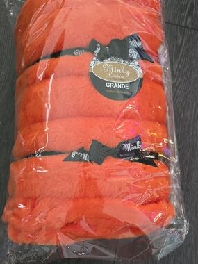 NWT Minky Couture Grande Plush Blanket - Orange